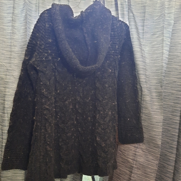 Nice sweater jacket - Picture 2 of 3